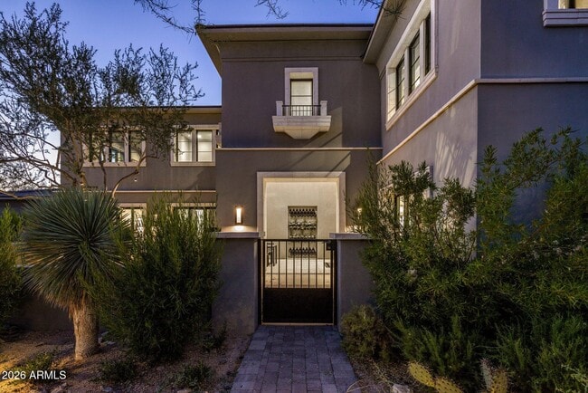 Building Photo - 10110 E Siesta Ln