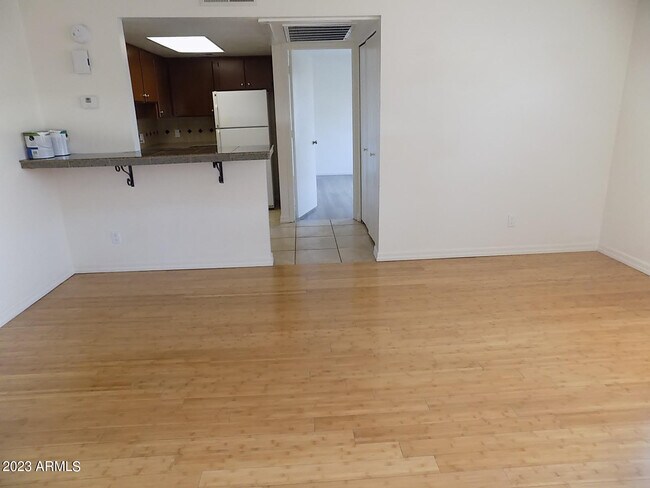 Building Photo - 700 E University Dr