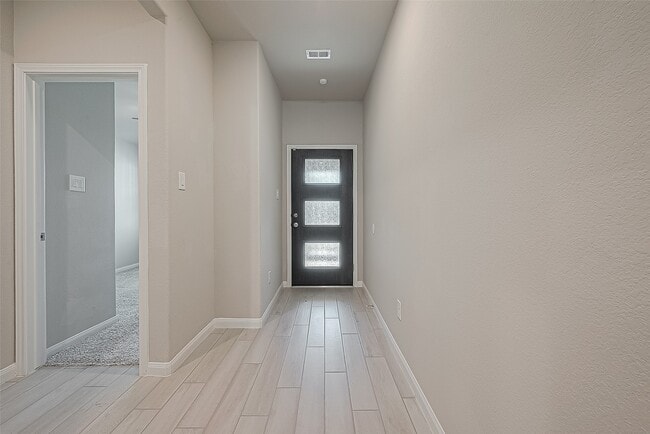 Foto del edificio - 331 Hbr Frst Ln