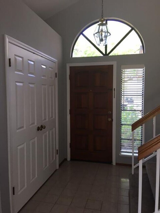 Building Photo - 20 Vista Road - 30% Rental Fee