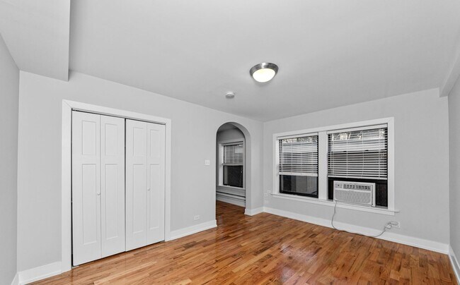 Foto del edificio - 556 W Arlington Pl