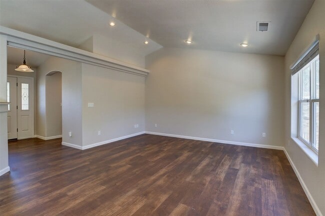 Foto del edificio - Immaculate 3 bedroom, 2 bath home in Prescott Heights