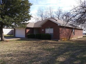 Building Photo - 500 Fort Worth St