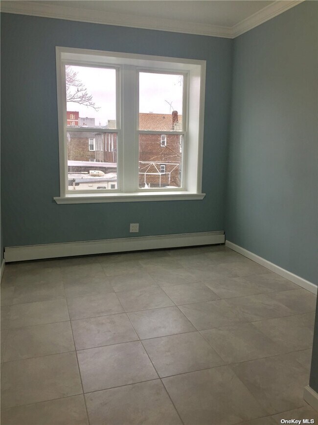 Foto del edificio - 896 New Lots Ave