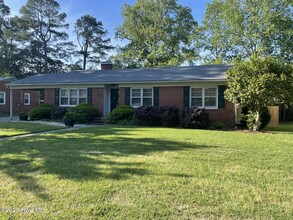 Building Photo - 2417 Slay Dr