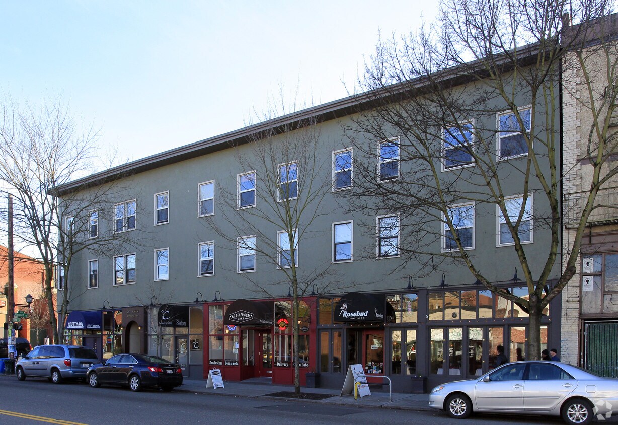 Primary Photo - St John's Apartments