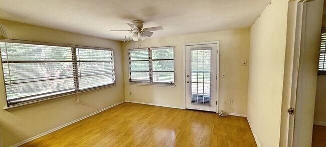 Building Photo - 1620 Rainbow Dr