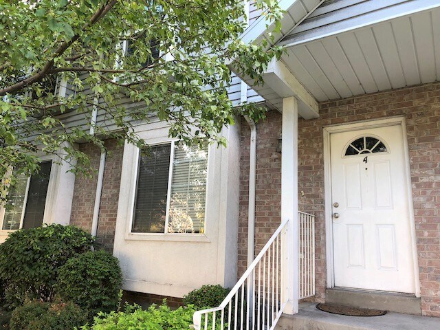 Casa adosada con vista a la montaña - 885 E 350 N