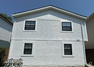 Building Photo - 1392 Summit St
