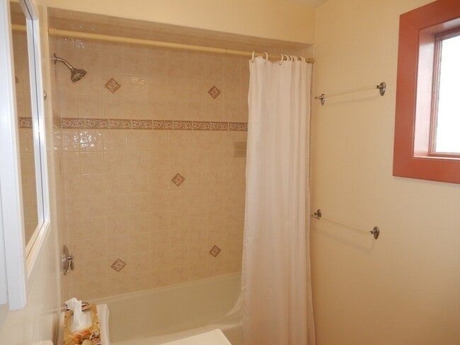 Building Photo - 31 Wyoming Heights