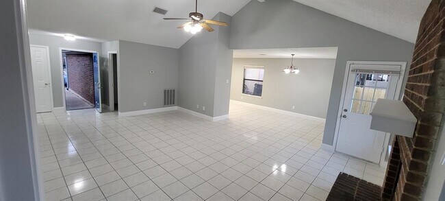 Foto del edificio - 16207 Parkway Dr