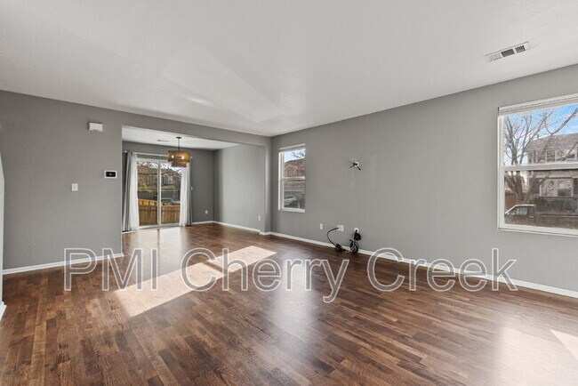 Foto del edificio - 9328 Garfield Way