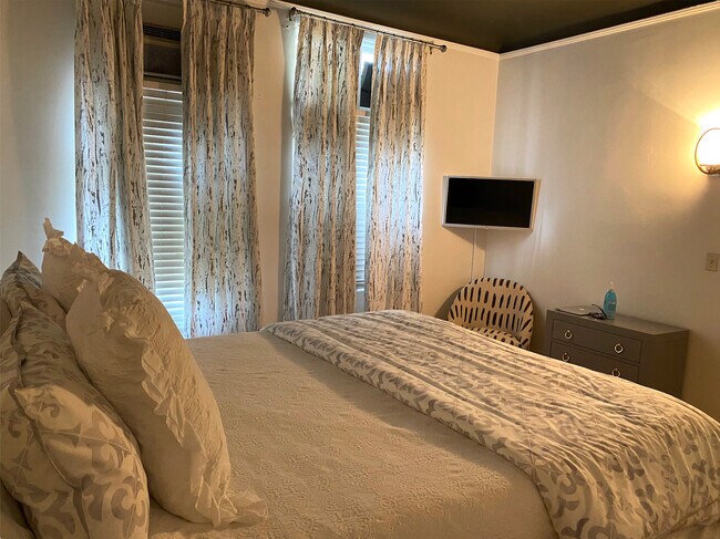 Foto del edificio - 1287 N Crescent Heights Blvd