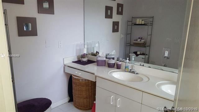 Foto del edificio - 1016 NW 128th Pl