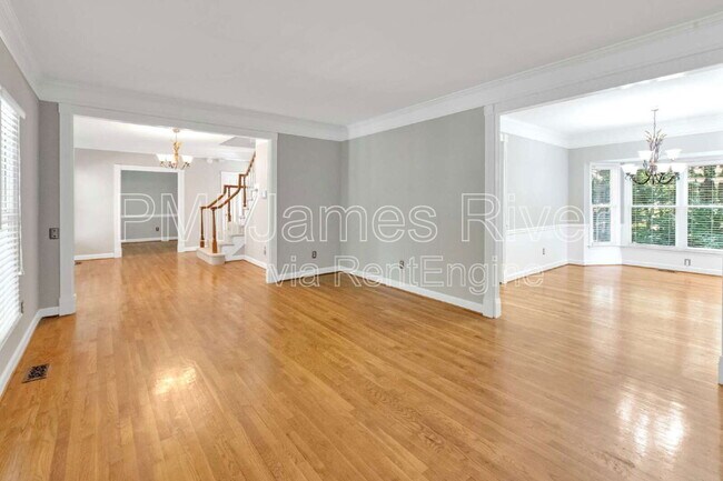 Foto del edificio - 13917 Eastbluff Rd