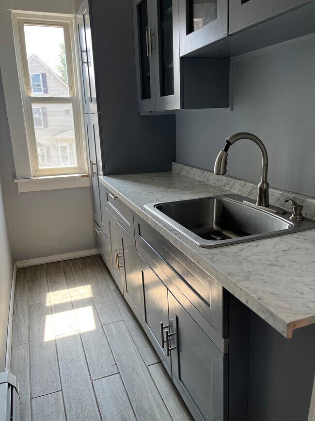 Building Photo - 15 Gershom Ave