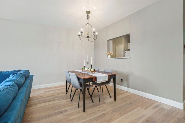 Foto del edificio - 3284 Holly Hall St