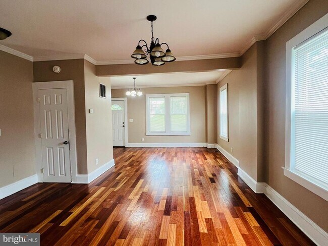 Foto del edificio - 6612 Birchwood Ave