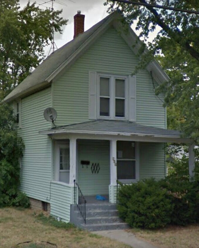 Building Photo - 817 Ellis Ave
