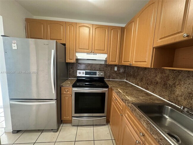 Building Photo - 1008 NW 45th Ave