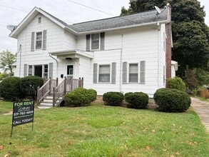 Building Photo - 727 Edgewood St
