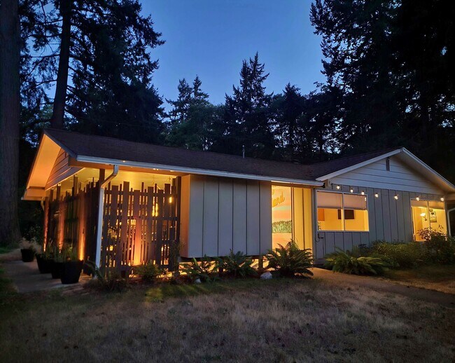 Front with enclosed patio - 11417 99th Ave SW