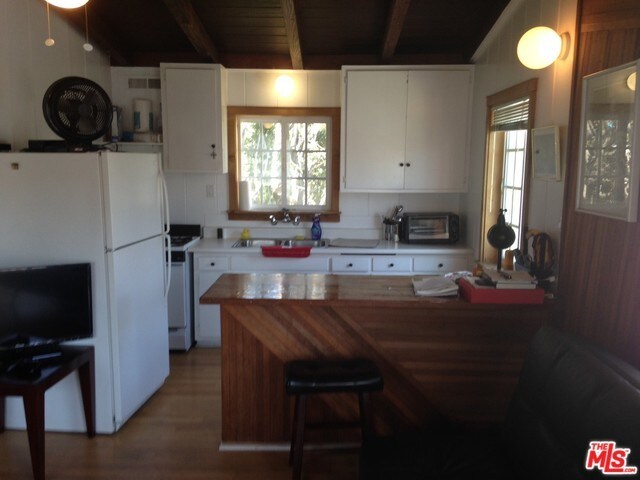 Foto principal - 22844 Pacific Coast Hwy