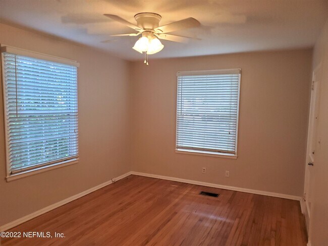 Foto del edificio - 3661 St Johns Ave