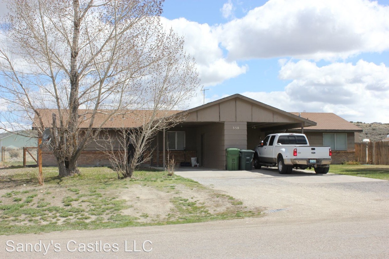 358 Parkchester Dr, Spring Creek, NV 89815 Condo for Rent in Spring