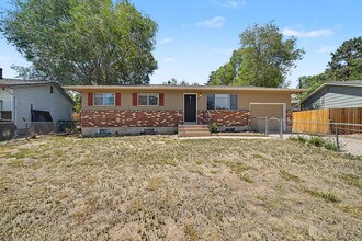 Building Photo - 2414 Sonoma Dr