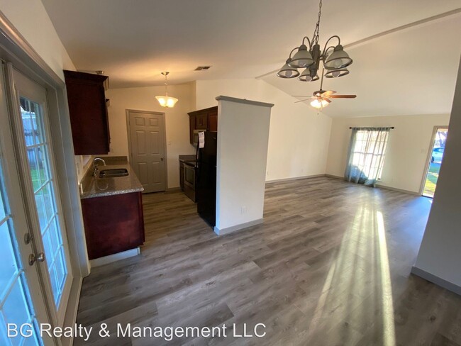 Building Photo - 3 br, 2 bath House - 200 Titan Drive