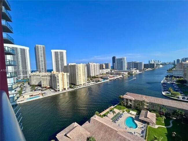 Building Photo - 2602 E Hallandale Beach Blvd