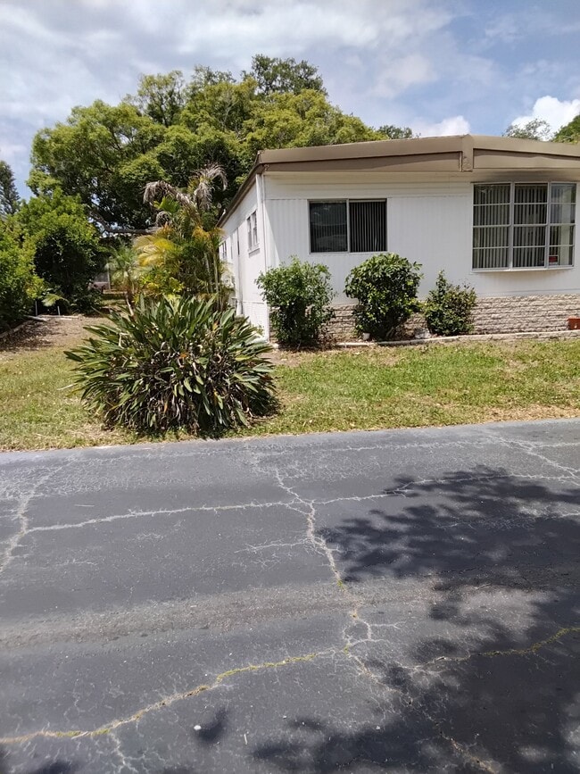 Building Photo - 86 Laurelwood Dr