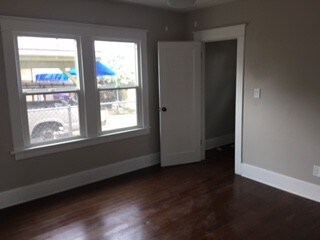 Foto del edificio - 132 1/2 W 51st St