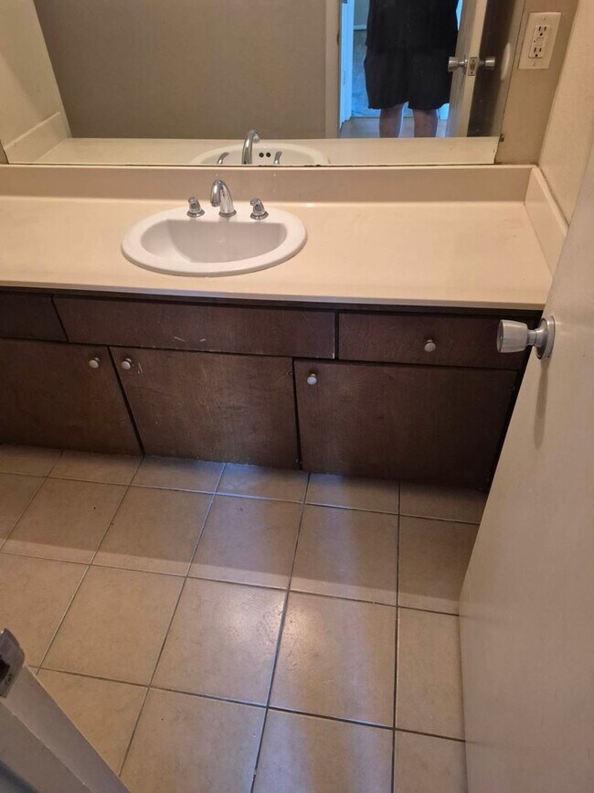 Foto del edificio - 5919 E 33rd Ct