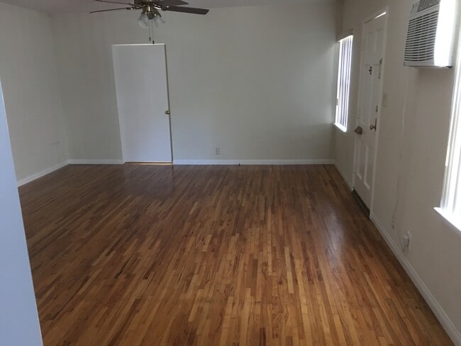 Building Photo - 10639 Ayres Ave