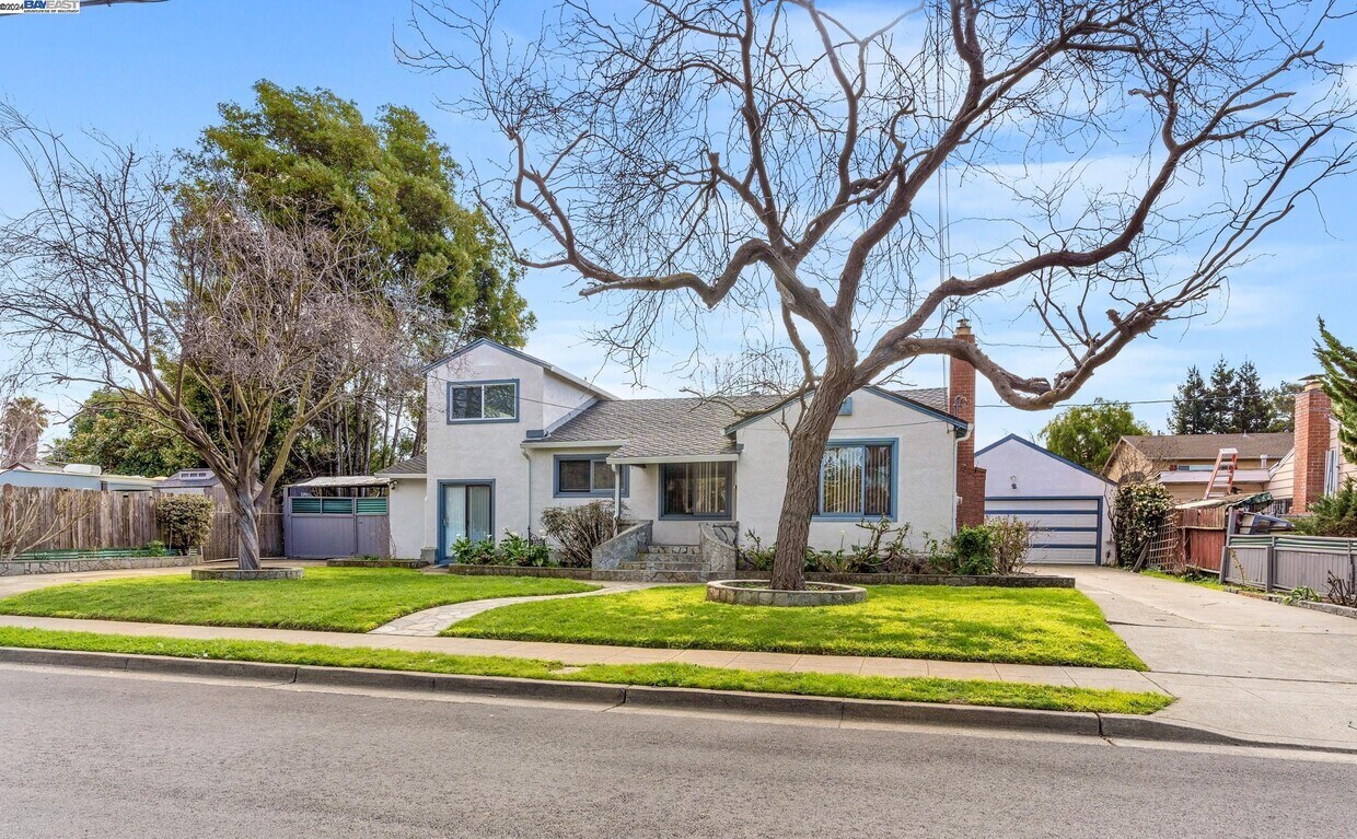 Primary Photo - 2520 W Ave 134th