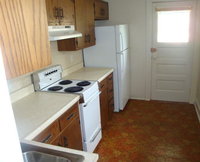 Building Photo - 2110 Crescent Ave