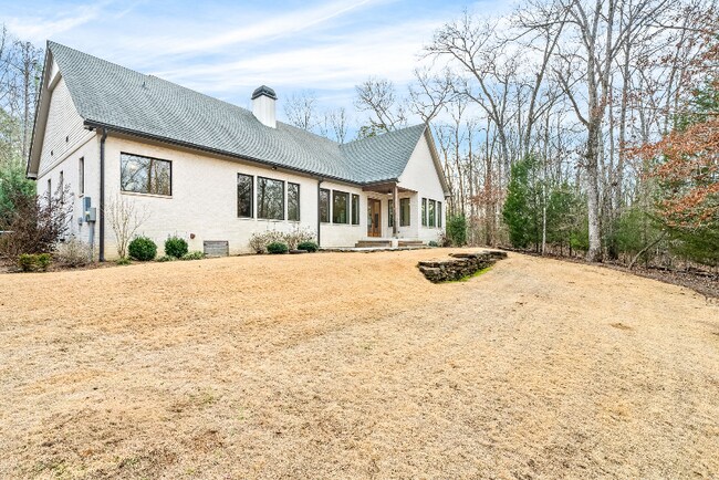 Building Photo - 323 Lee Rd 88