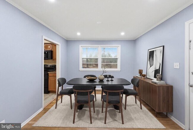 Foto del edificio - 11002 Trafton Ct