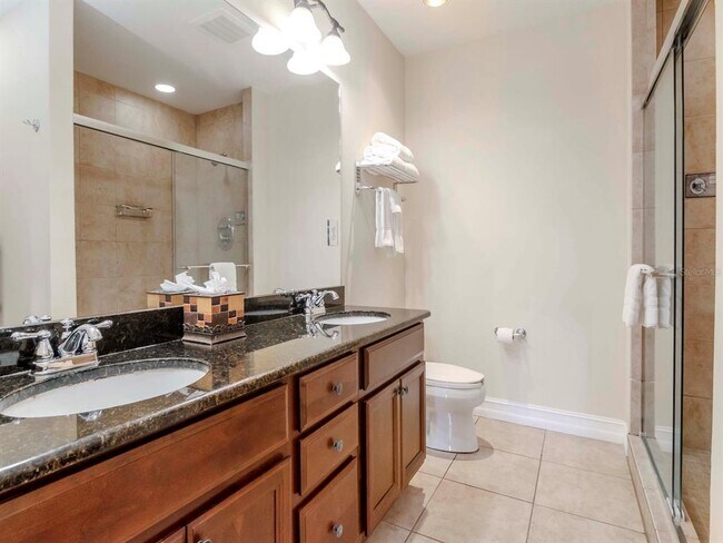 Building Photo - 13941 Clubhouse Dr