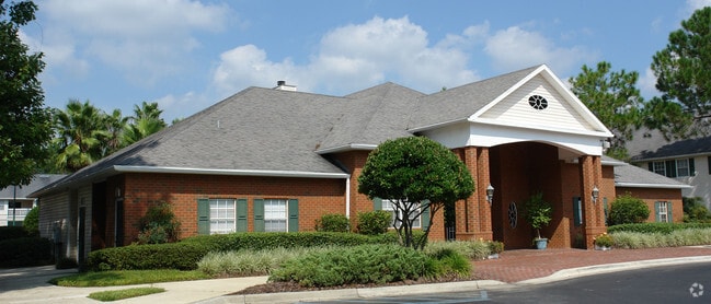 Building Photo - Hunters Crossing