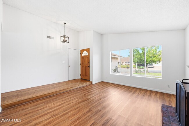 Foto del edificio - 1438 Calle De Oro