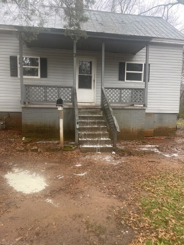 Primary Photo - 7 Riverside St