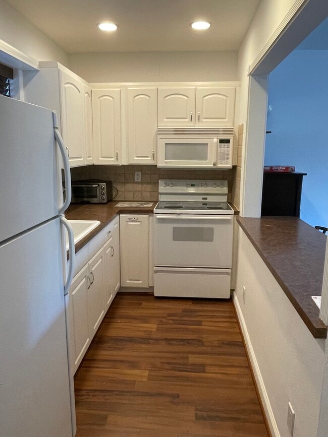 Kitchen - 1001 SE 16th St