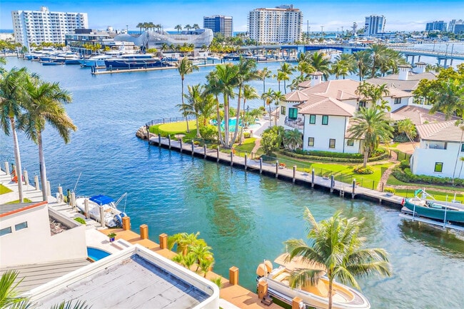 Building Photo - 2626 Castilla Isle