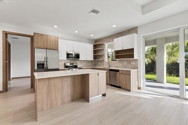 Foto del edificio - 102 Arrow Ln