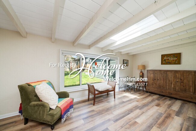Building Photo - Remodeled Furnished Home in the Heart of Reno