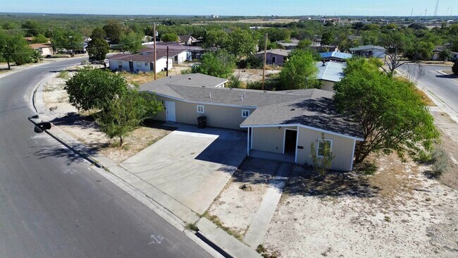 Foto del edificio - 203 Kennedy Dr