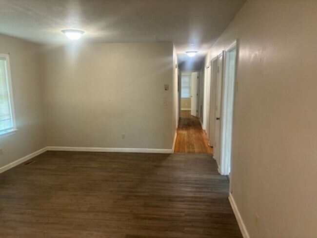 Foto del edificio - 254 Channing Dr